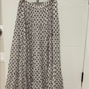 XiRENA Cream Tiered Maxi Skirt with Black Floral Print